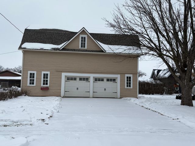 200 1st Avenue NW, Pine Island, MN 55963