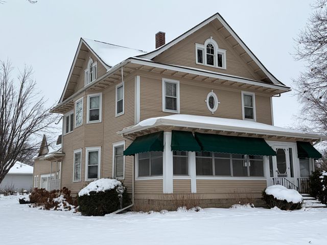 200 1st Avenue NW, Pine Island, MN 55963