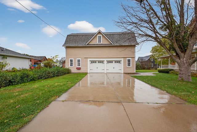 200 1st Avenue NW, Pine Island, MN 55963