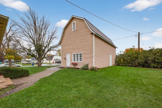 200 1st Avenue NW, Pine Island, MN 55963