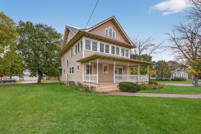 200 1st Avenue NW, Pine Island, MN 55963