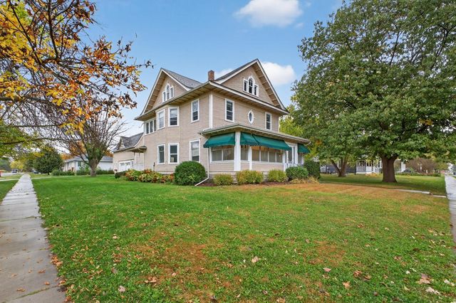 200 1st Avenue NW, Pine Island, MN 55963