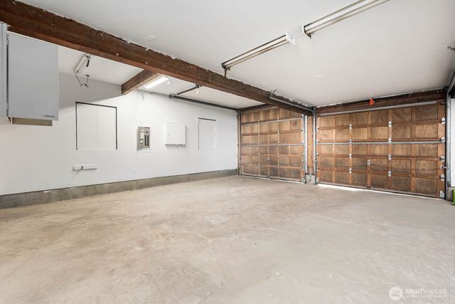 905 S 270th Street, Des Moines, WA 98198