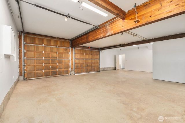 905 S 270th Street, Des Moines, WA 98198