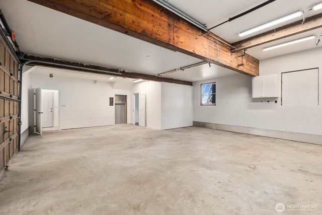 905 S 270th Street, Des Moines, WA 98198