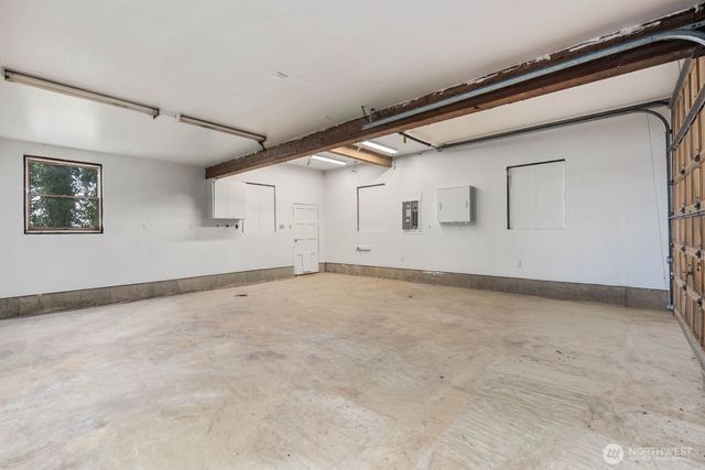 905 S 270th Street, Des Moines, WA 98198