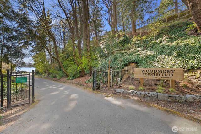 905 S 270th Street, Des Moines, WA 98198