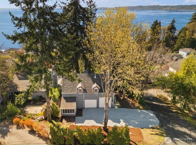 905 S 270th Street, Des Moines, WA 98198