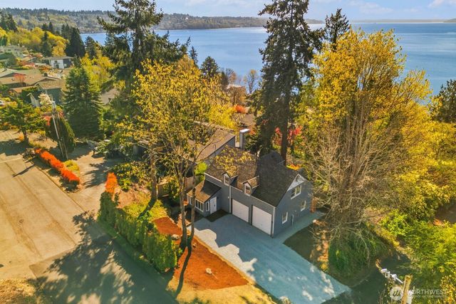 905 S 270th Street, Des Moines, WA 98198