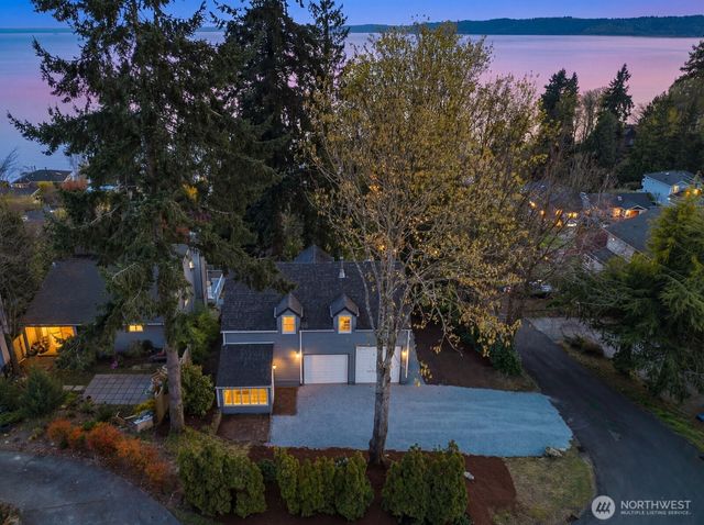 905 S 270th Street, Des Moines, WA 98198