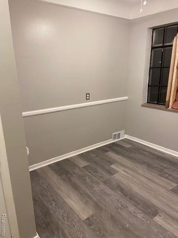 15826 Southfield Road, Detroit, MI 48223