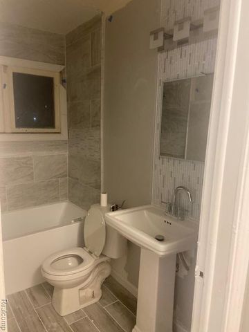 15826 Southfield Road, Detroit, MI 48223