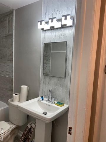 15826 Southfield Road, Detroit, MI 48223