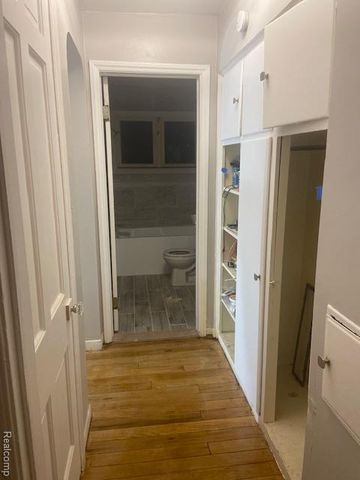 15826 Southfield Road, Detroit, MI 48223