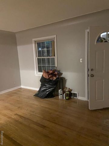 15826 Southfield Road, Detroit, MI 48223