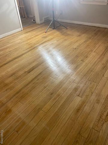 15826 Southfield Road, Detroit, MI 48223