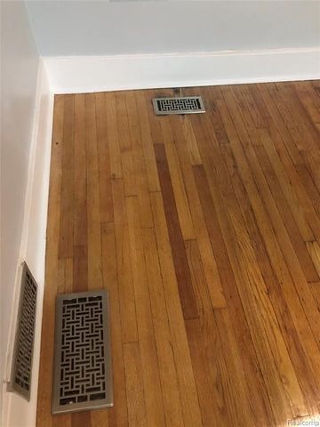 15826 Southfield Road, Detroit, MI 48223