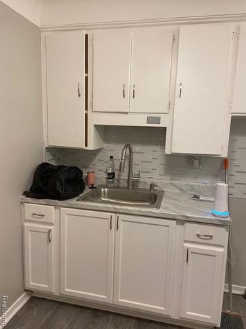 15826 Southfield Road, Detroit, MI 48223