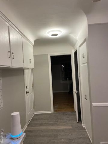 15826 Southfield Road, Detroit, MI 48223