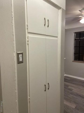 15826 Southfield Road, Detroit, MI 48223