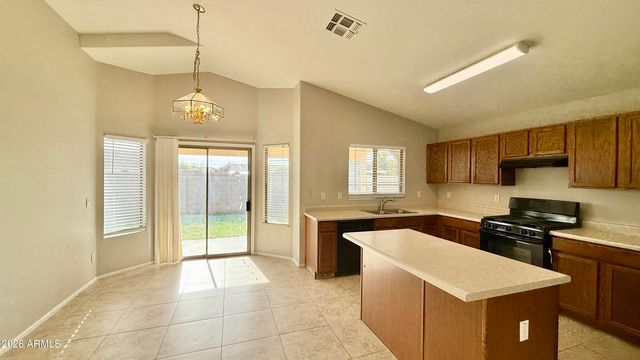 1045 E NARDINI Street, San Tan Valley, AZ 85140