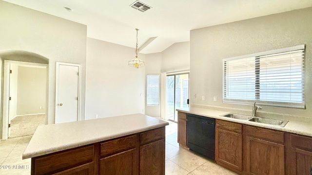 1045 E NARDINI Street, San Tan Valley, AZ 85140