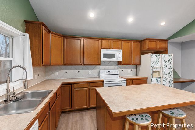 172 New Street, Galesburg, MI 49053