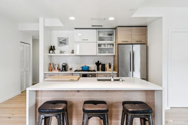 451 Donahue Street 418, San Francisco, CA 94124