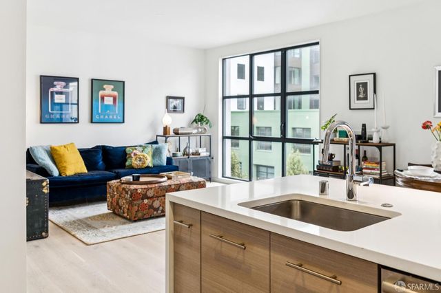 451 Donahue Street 418, San Francisco, CA 94124