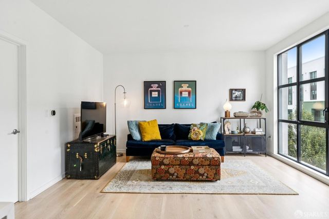 451 Donahue Street 418, San Francisco, CA 94124