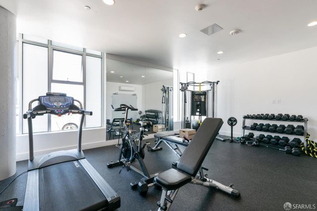 451 Donahue Street 418, San Francisco, CA 94124