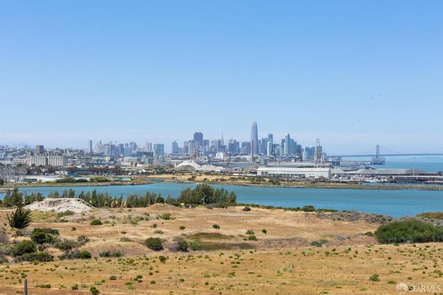 451 Donahue Street 418, San Francisco, CA 94124