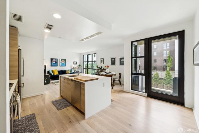 451 Donahue Street 418, San Francisco, CA 94124