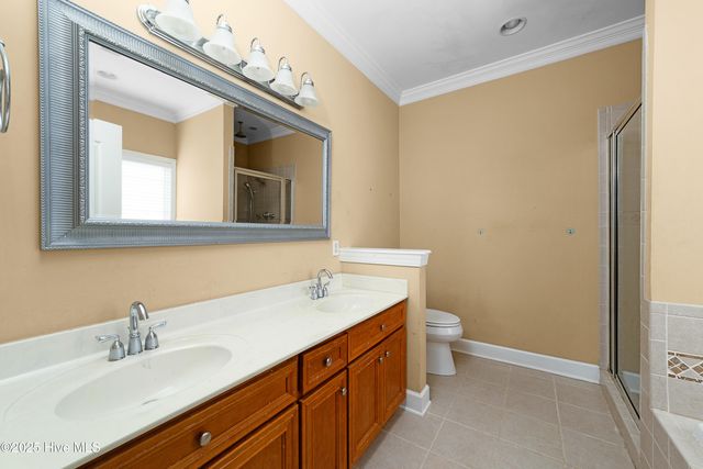 804 Treyburn Circle, Greenville, NC 27858