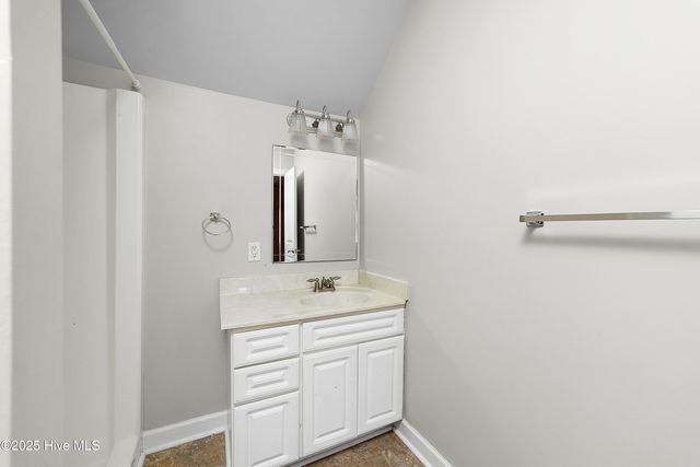 804 Treyburn Circle, Greenville, NC 27858