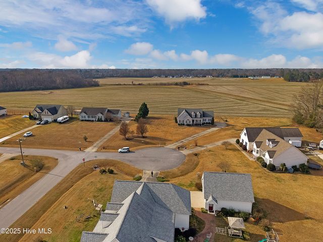 804 Treyburn Circle, Greenville, NC 27858