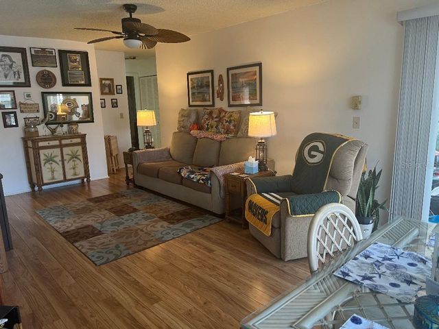 2009 SAN SEBASTIAN WAY S, Clearwater, FL 33763