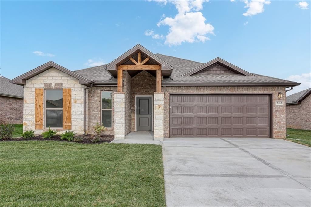 8357 Greentree Drive, Lenexa, KS 66227