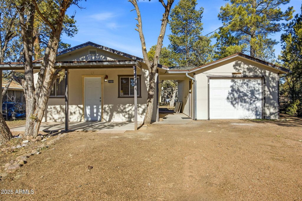 2060 WILDERNESS Drive, Overgaard, AZ 85933