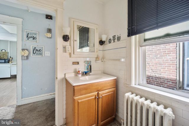 32 GAY ST, Phoenixville, PA 19460