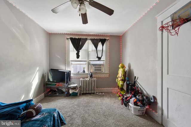 32 GAY ST, Phoenixville, PA 19460