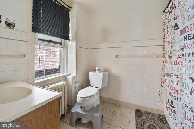 32 GAY ST, Phoenixville, PA 19460