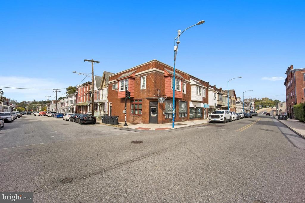 32 GAY ST, Phoenixville, PA 19460