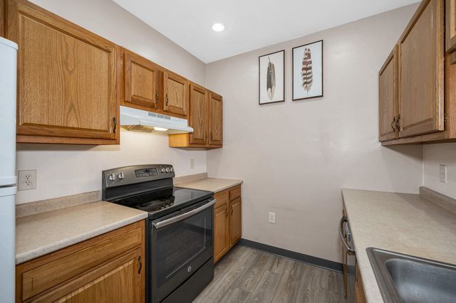 18 Harbor Ave Apt 410, Nashua, NH 03060