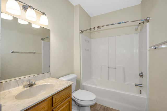 18 Harbor Ave Apt 410, Nashua, NH 03060