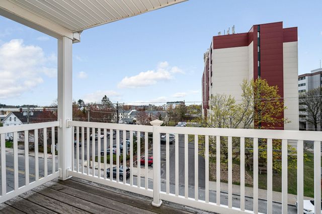 18 Harbor Ave Apt 410, Nashua, NH 03060