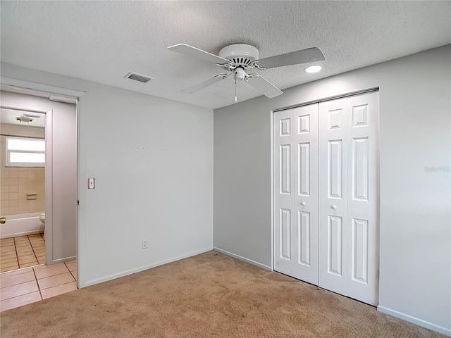 7916 WOODGROVE CIRCLE, Tampa, FL 33615