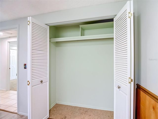 7916 WOODGROVE CIRCLE, Tampa, FL 33615