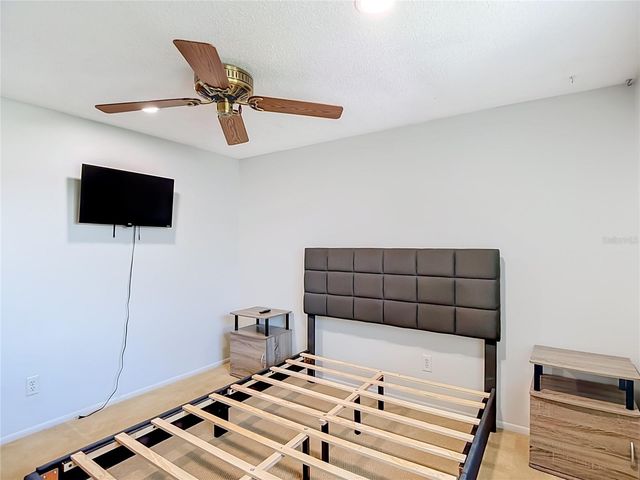 7916 WOODGROVE CIRCLE, Tampa, FL 33615