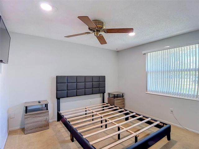 7916 WOODGROVE CIRCLE, Tampa, FL 33615